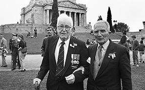 ANZAC Day : Melbourne : Australia  : Personal Photo Projects : Photos : Richard Moore : Photographer